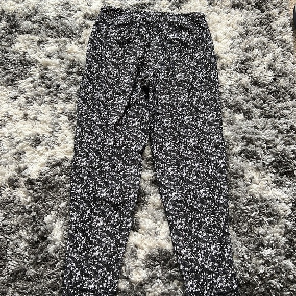 Lululemon Women’s Black/White  Geometric Lightweight Athletic Joggers Sz 10 - Picture 2 of 6